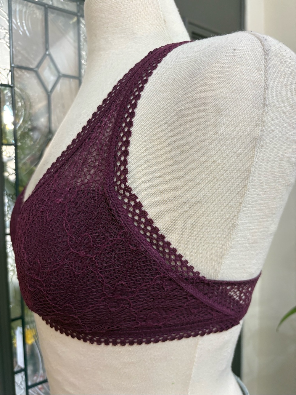 Victoria's Secret Plum Lightly Lined Lace Racerback Bralette | Size M - Picture 3 of 9